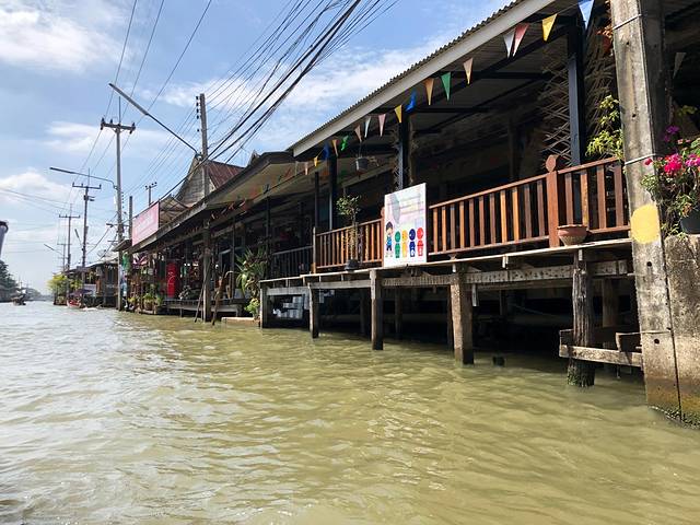 安帕瓦水上市场