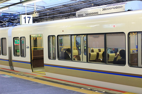 JR大阪站的图片