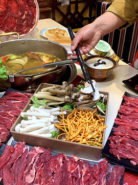 桑吉拉姆藏餐·鲜切牦牛肉火锅旅游景点攻略图