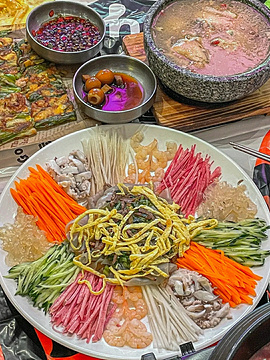 梨弎岁碳火烤肉(慈溪吾悦店)旅游景点攻略图