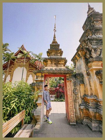 "总佛寺人文大片🛕金碧辉煌细致精巧一步一景🌴_西双版纳总佛寺"的评论图片