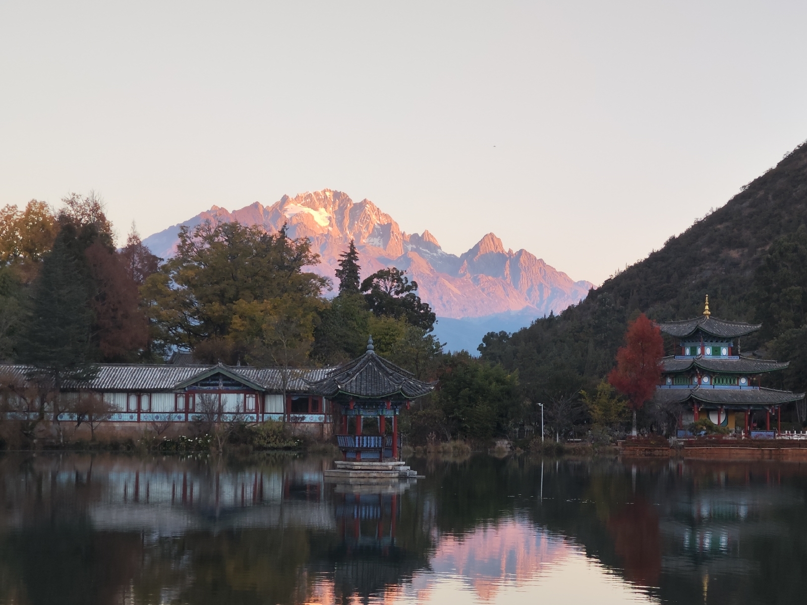 丽江黑龙潭公园实拍图
