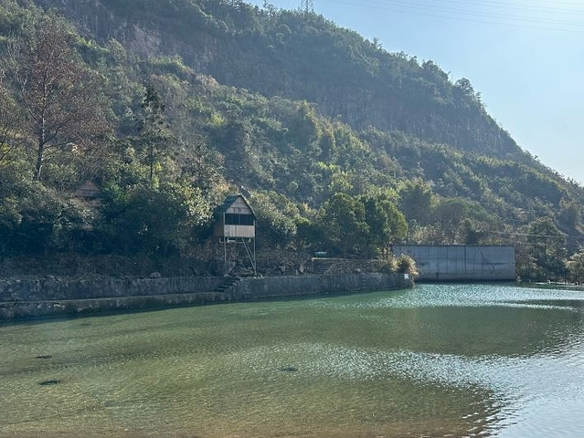 "卧龙峡_卧龙峡"的评论图片