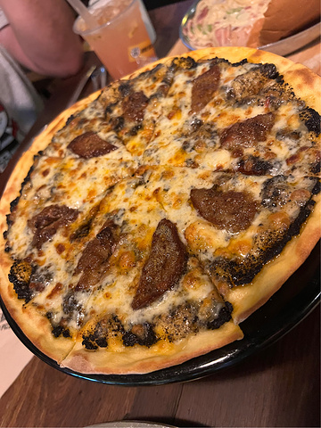 "🍕 速度披萨，元旦夜与家人共度时尚潮流美食之夜 🎉_速度披萨(环球都会广场店)"的评论图片