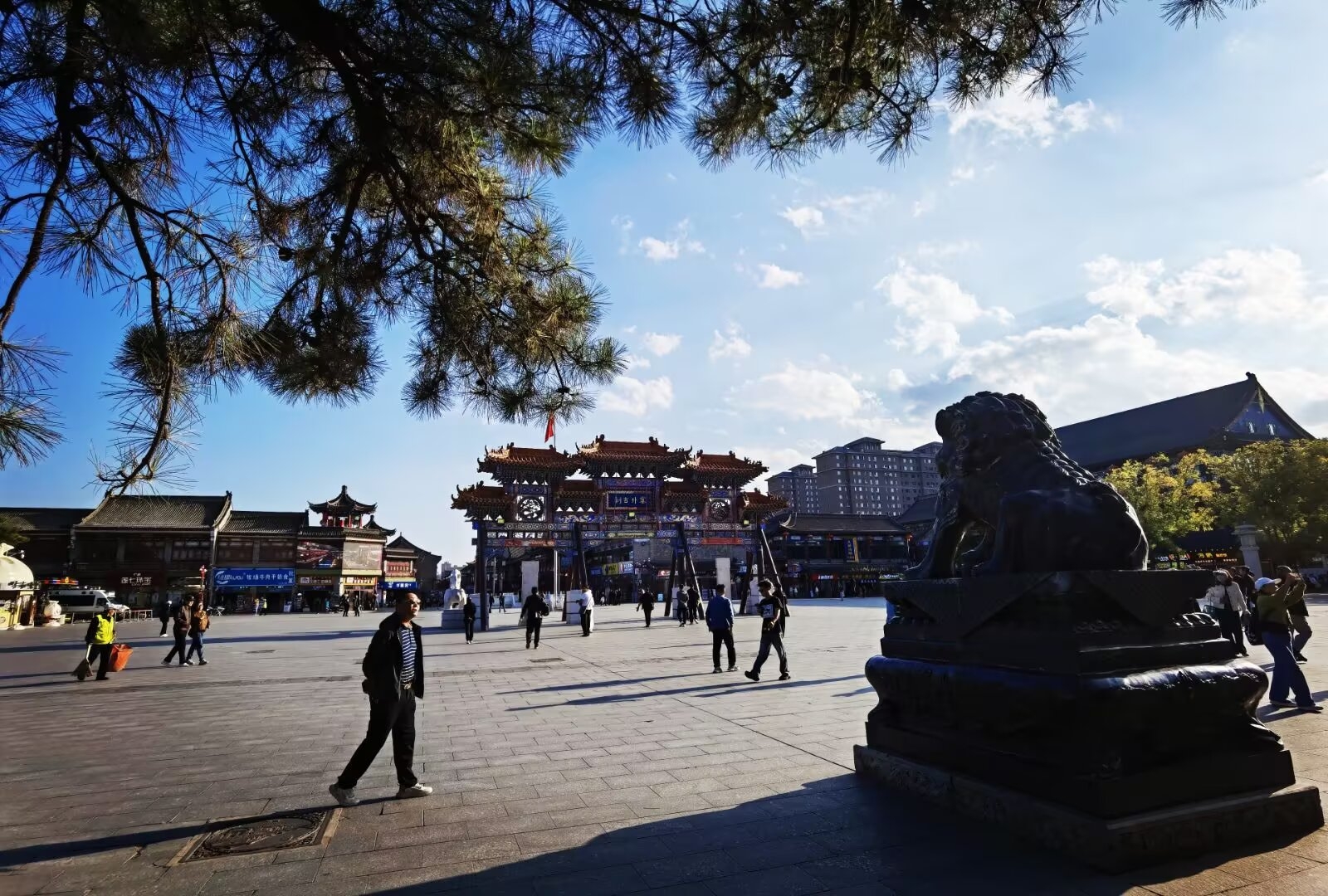 呼和浩特大召广场实拍图