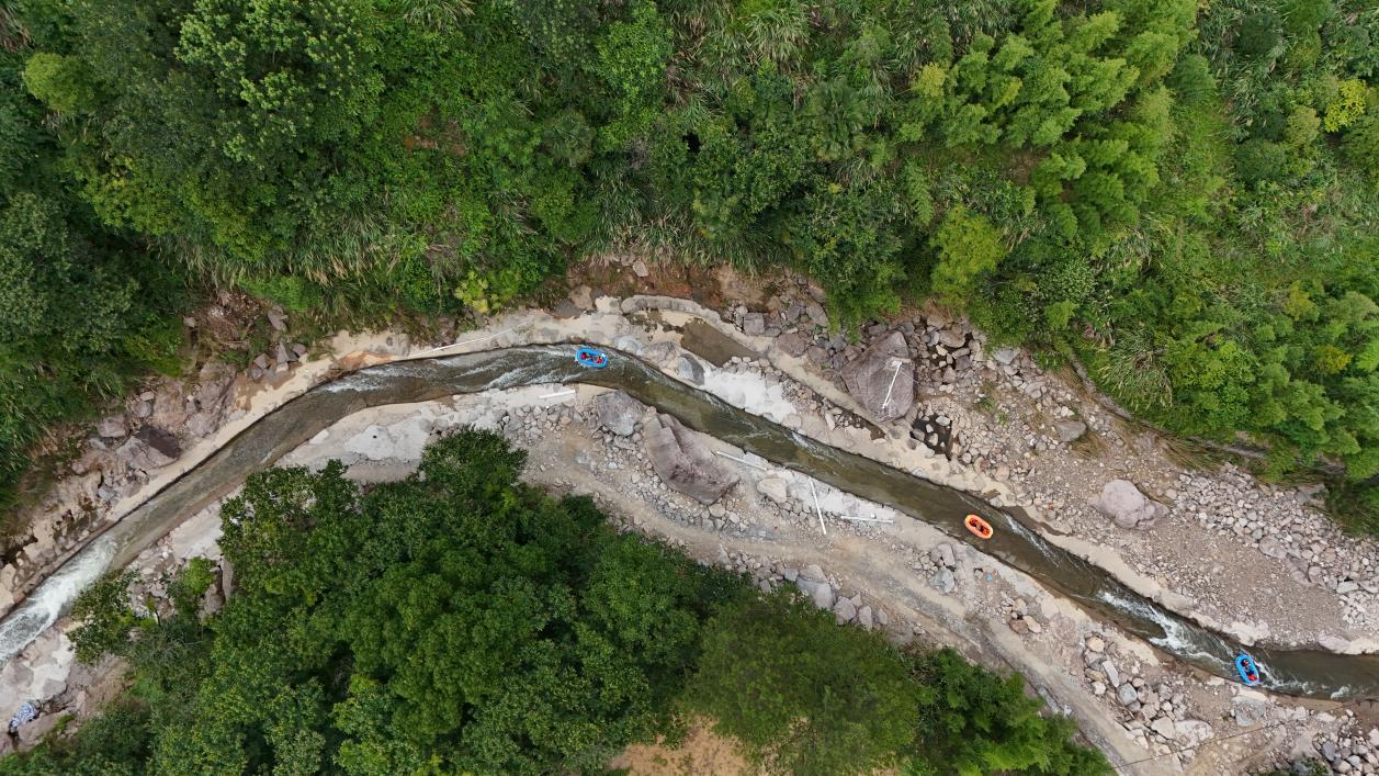 杭州周边小众宝藏漂流地——桐庐虎啸峡漂流