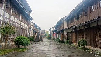 夹江千佛岩景区门口有个小众仿古建筑街区，特备适合拍照打卡