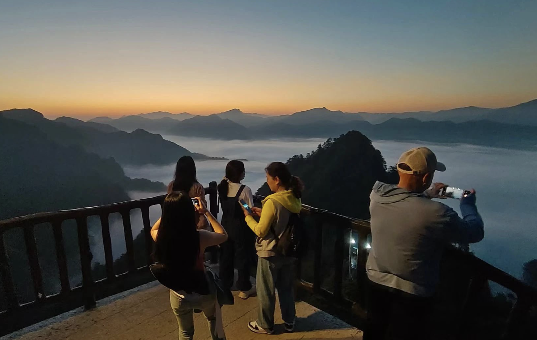 在光雾山过周末 住进山里 玩在山野