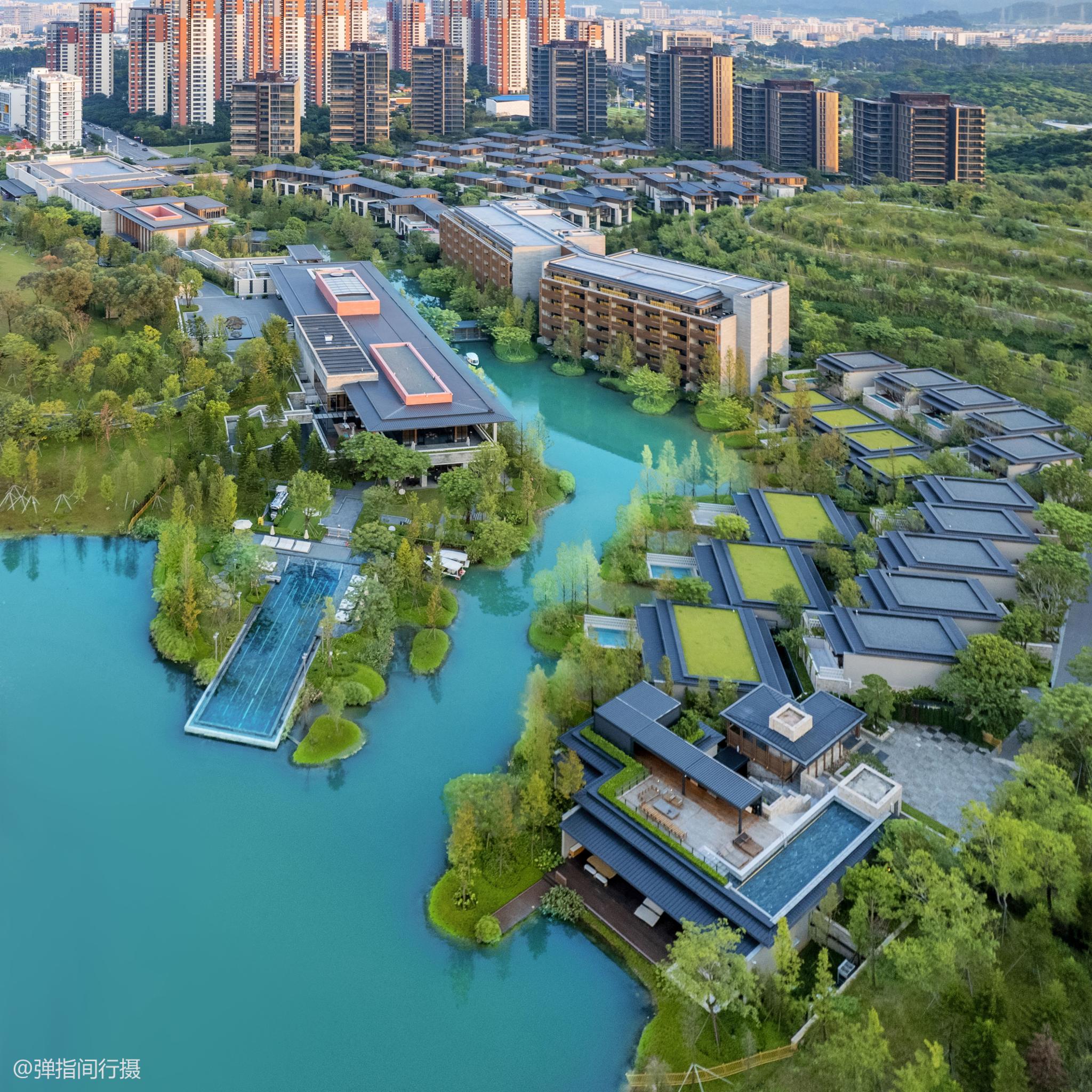 探索东莞松山湖，从这间湖畔奢华度假酒店开启
