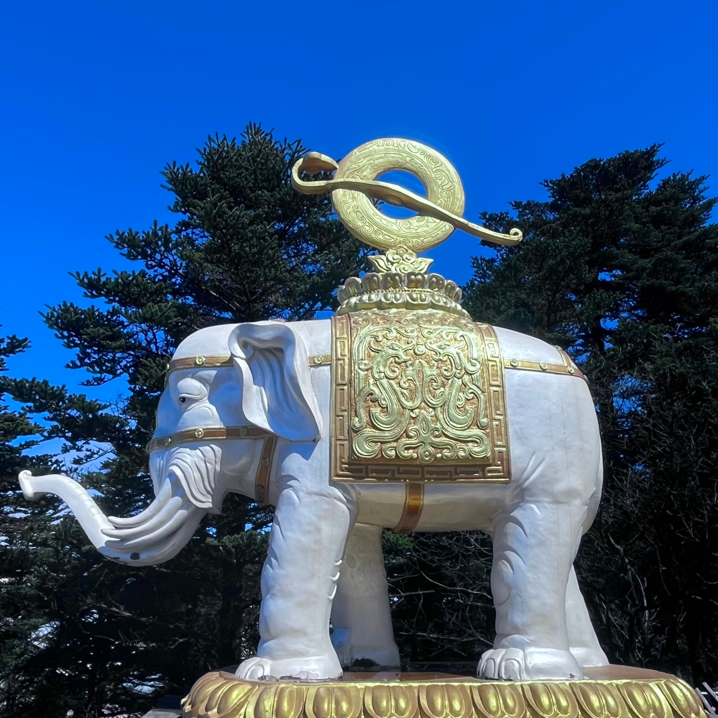 峨眉山市峨眉山实拍图