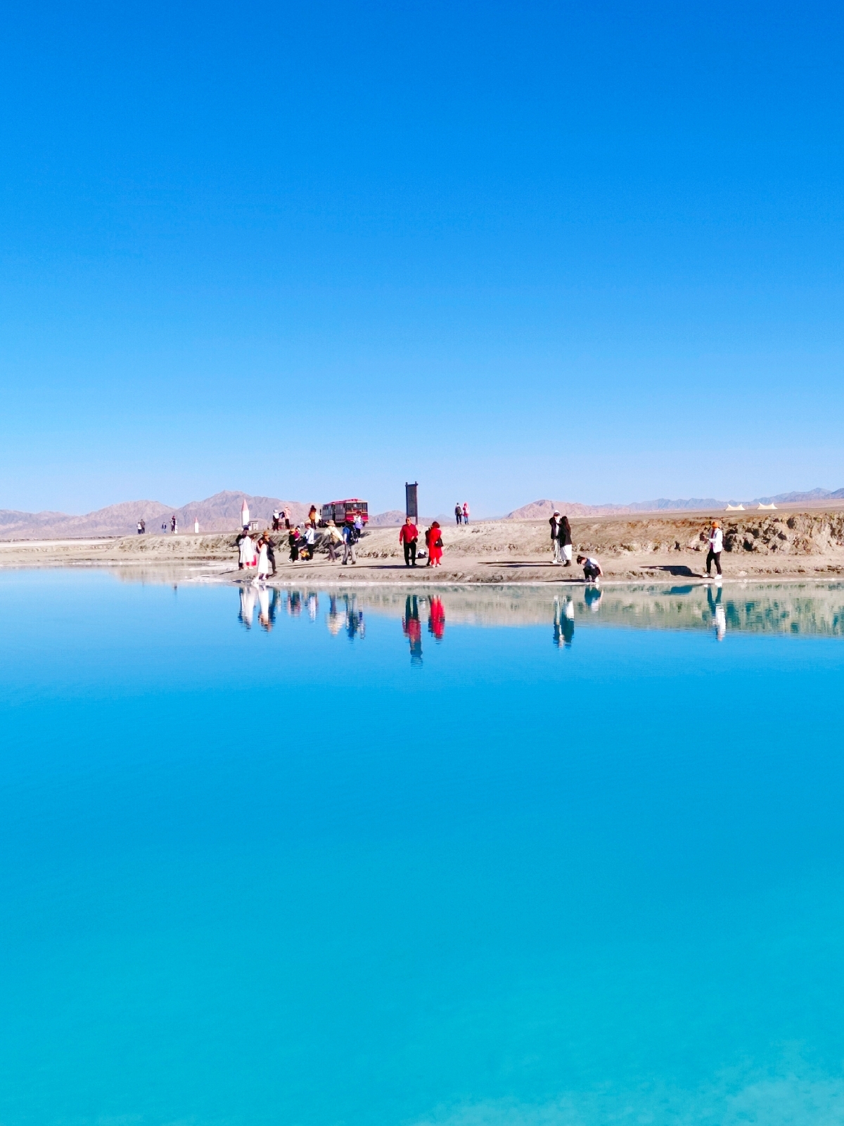 海西大柴旦翡翠湖旅游景区实拍图