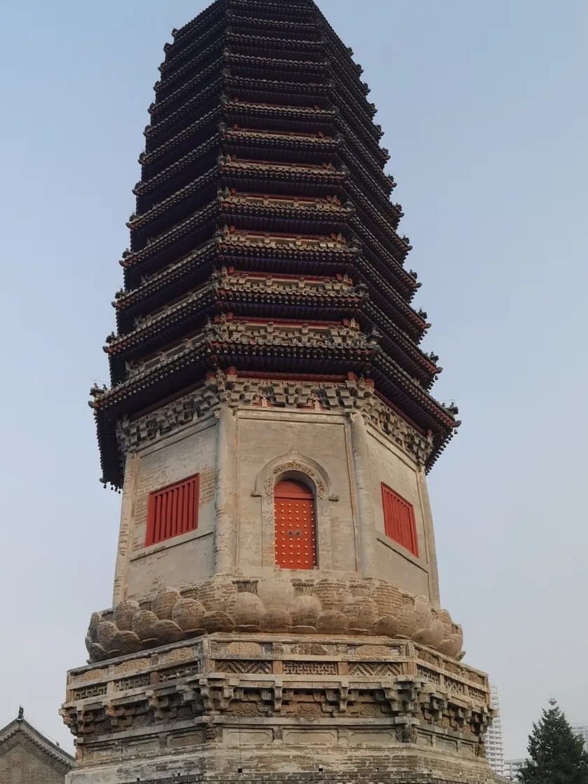 北京燃灯佛舍利塔实拍图