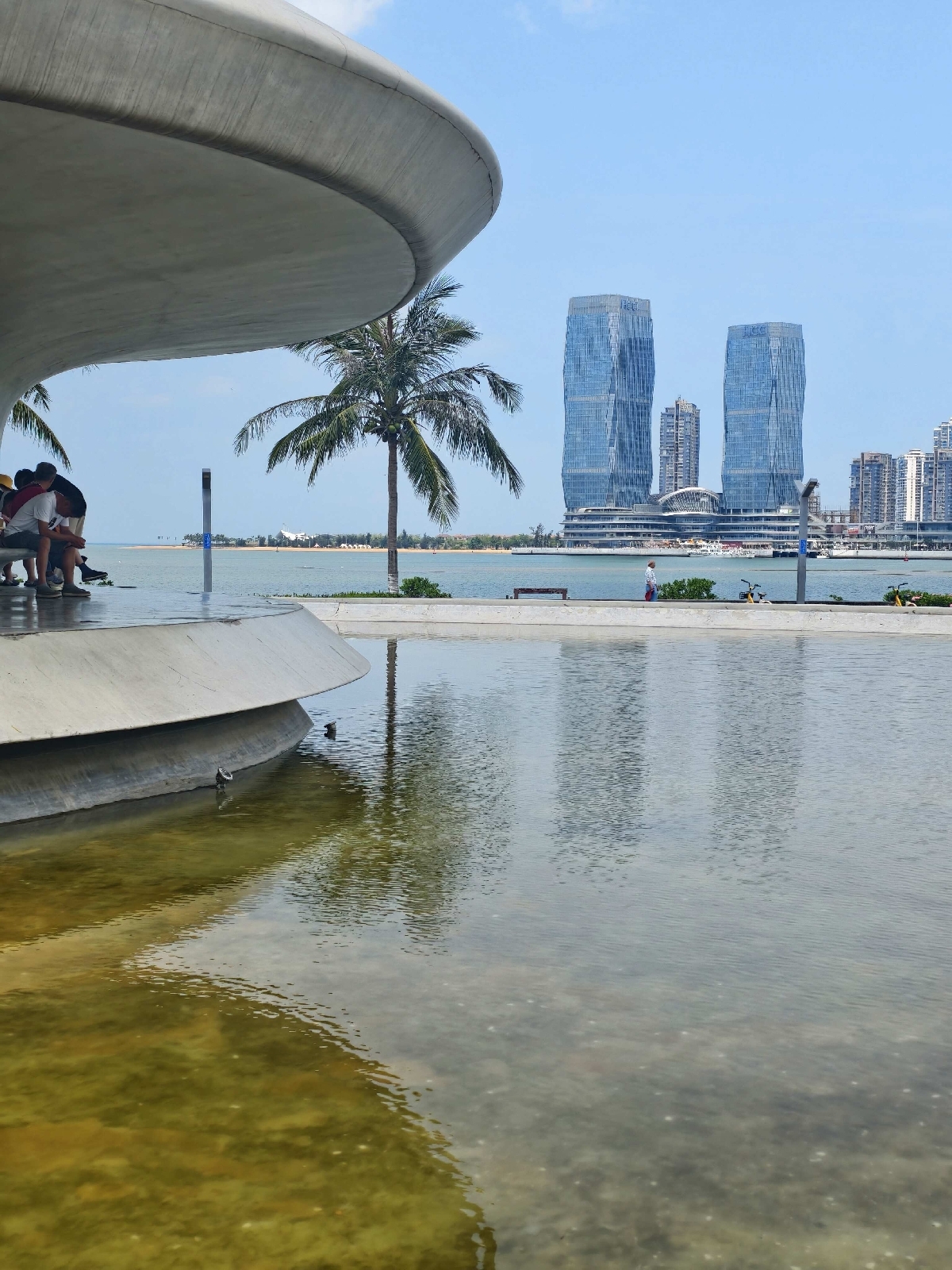 海口云洞图书馆实拍图