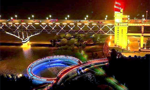南京中央路实拍图