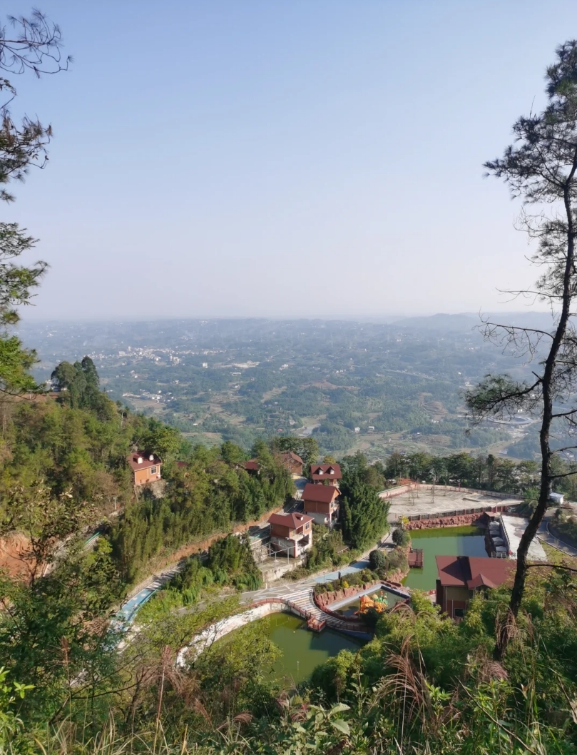 高县胜天红岩山旅游景区实拍图