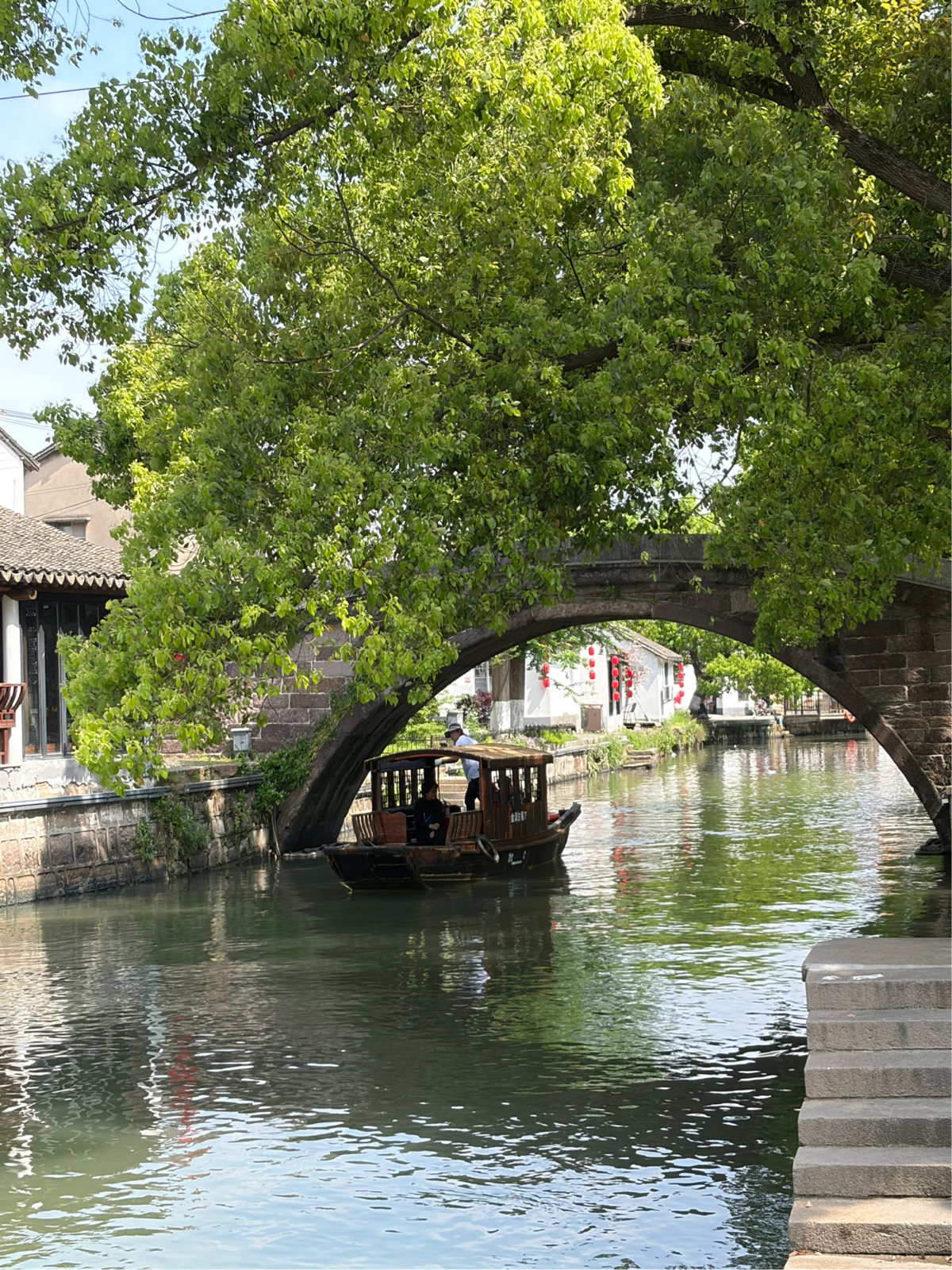 上海金泽古镇景区-总管庙实拍图
