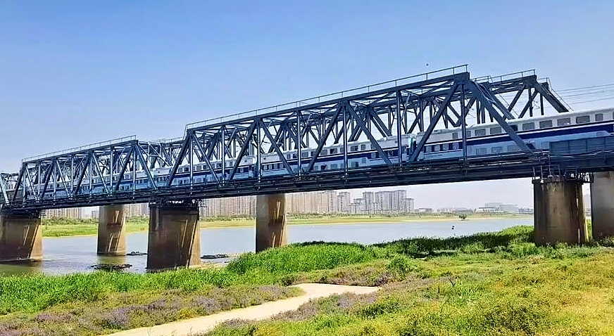 南京中央路实拍图